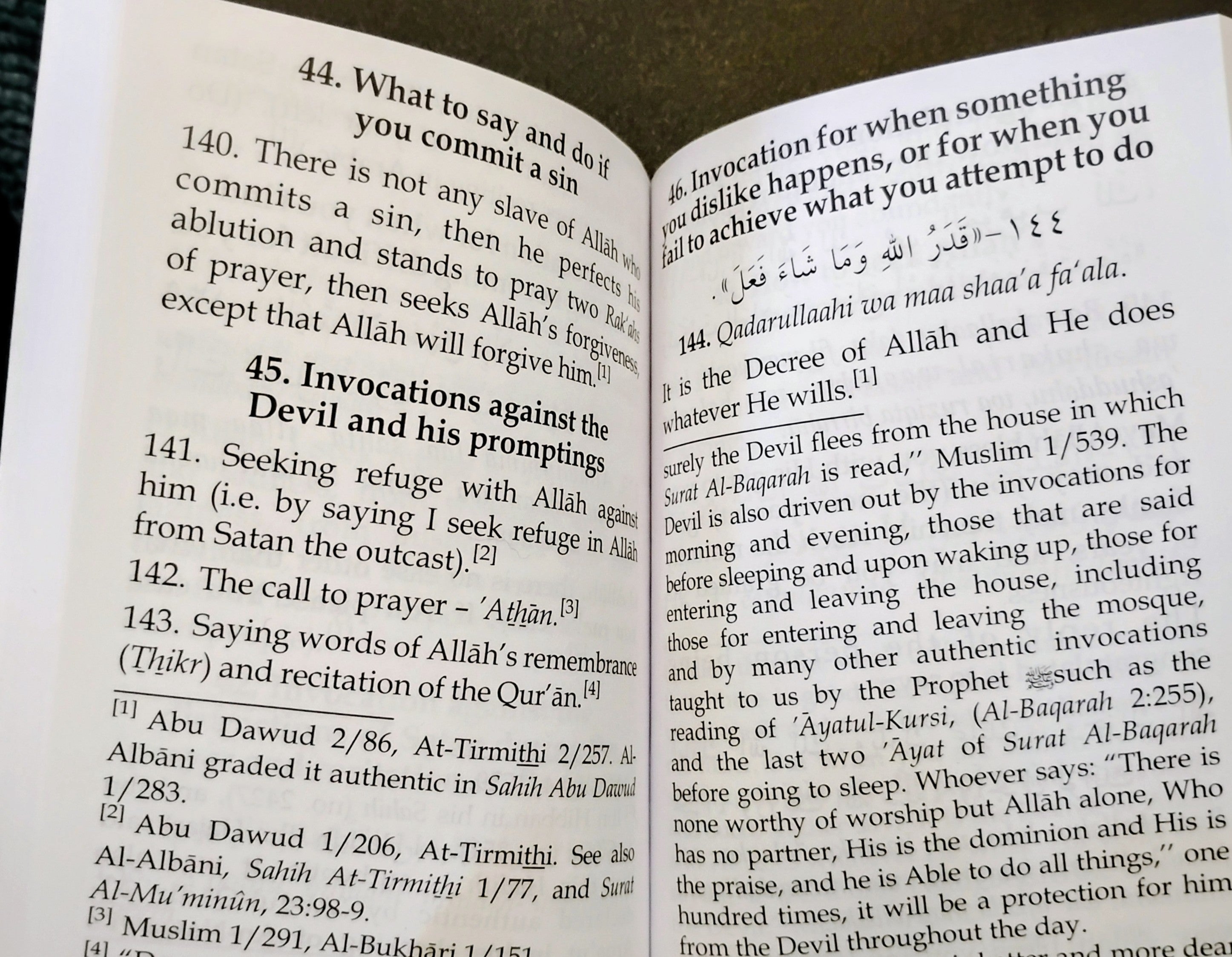 Fortress of the Muslim (a.k.a. Citadel of the Believers aka Hisnul Muslim) : Invocations from Qur'an & Sunnah (Sa'id ibn Wahf al Qahtaani)